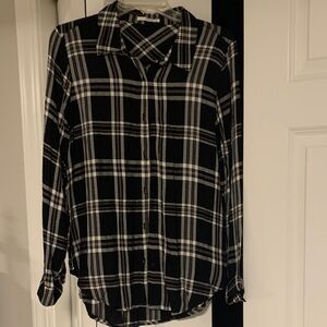 Women’s Black and White Plaid Button-Up Shirt